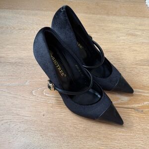 Black Pointed-Toe Pumps with Strap